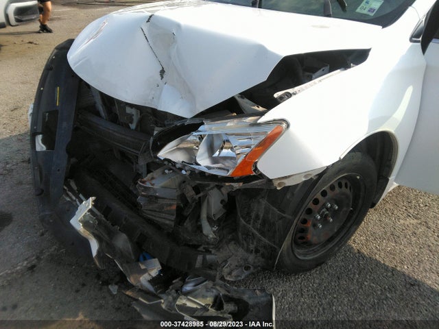 2015 NISSAN SENTRA S VIN: 3N1AB7AP4FY320460