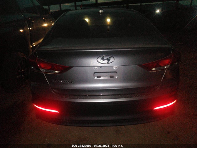 Hyundai ELANTRA SEL 2018 5NPD84LF0JH395111 Image 8
