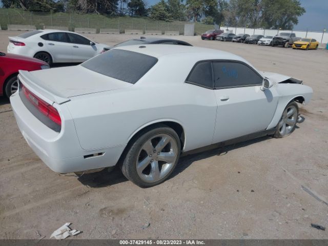 2C3CDYAG6EH136748 Dodge Challenger Sxt Plus