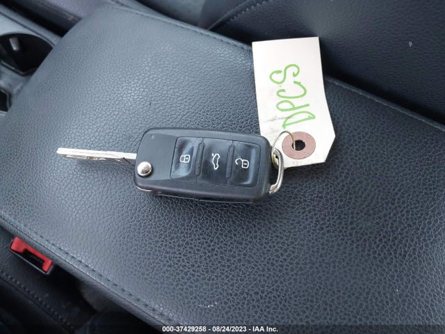 2013 VOLKSWAGEN JETTA SEDAN SE W/CONVENIENCE VIN: 3VWDP7AJ7DM267889