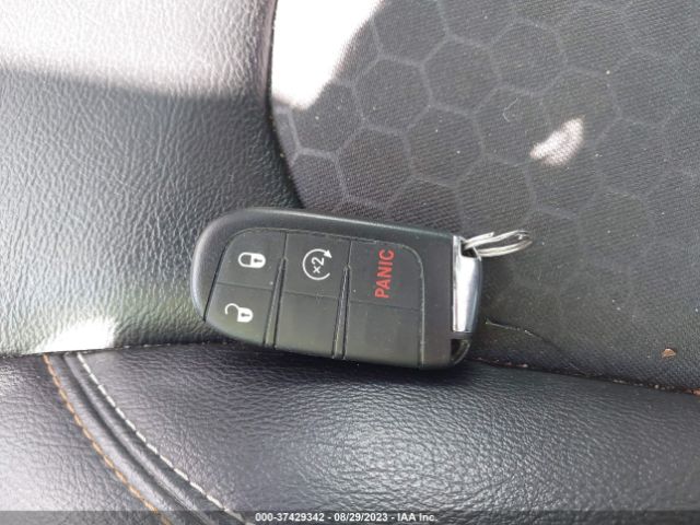 3C4NJDBB2KT704098 Jeep Compass Latitude