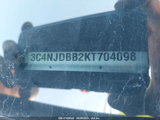3C4NJDBB2KT704098 Jeep Compass Latitude