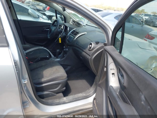 Chevrolet TRAX LS 2016 3GNCJKSB9GL272345 Image 5