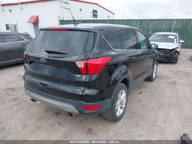 1FMCU9GD3KUB29520 Ford ESCAPE SE