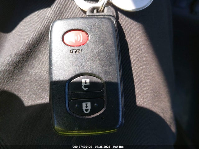 Toyota Prius Four 2015 JTDKN3DU8F0455440 Image 3