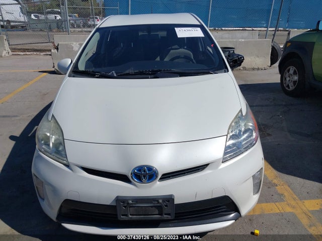 Toyota Prius Four 2015 JTDKN3DU8F0455440 Image 4