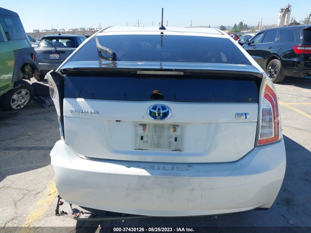 Toyota Prius Four 2015 JTDKN3DU8F0455440 Image 8