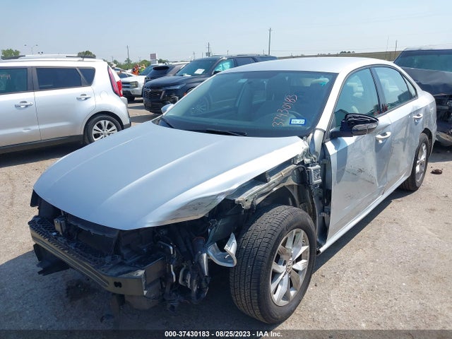 1VWAA7A38JC028001 Volkswagen Passat 2.0t S/r-line