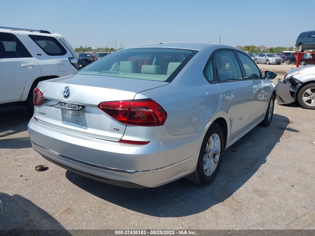 1VWAA7A38JC028001 Volkswagen Passat 2.0t S/r-line