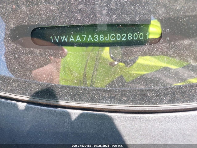 1VWAA7A38JC028001 Volkswagen Passat 2.0t S/r-line