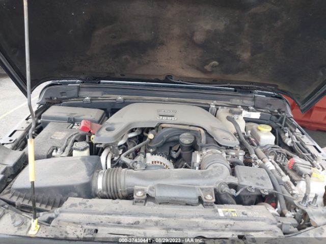 1C4HJXEG8JW164724 Jeep Wrangler Unlimited Sahara