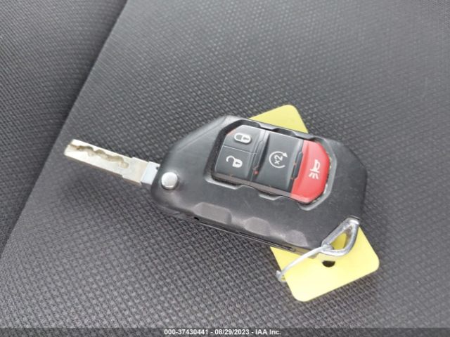 1C4HJXEG8JW164724 Jeep Wrangler Unlimited Sahara