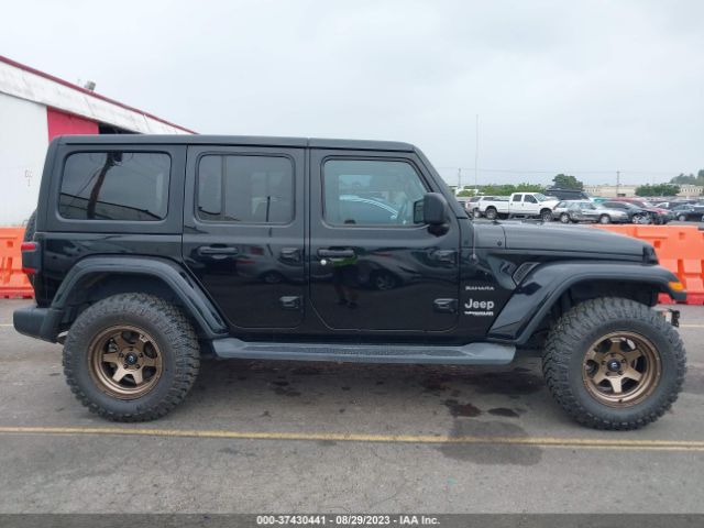 1C4HJXEG8JW164724 Jeep Wrangler Unlimited Sahara