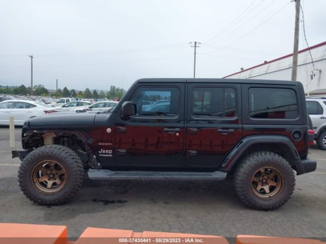 1C4HJXEG8JW164724 Jeep Wrangler Unlimited Sahara
