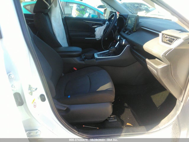 2019 TOYOTA RAV4 XLE VIN: 2T3W1RFV1KW004054