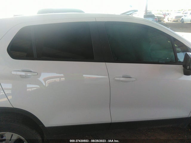 Chevrolet TRAX LS 2018 3GNCJKSB4JL374644 Image 12