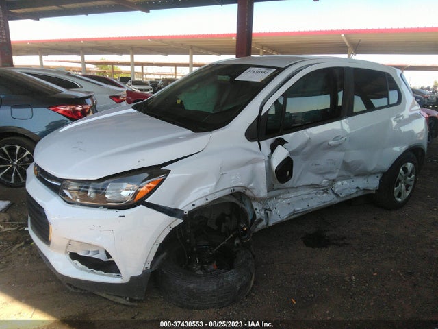 Chevrolet TRAX LS 2018 3GNCJKSB4JL374644 Image 2