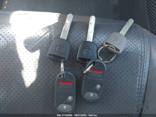 2004 HONDA PILOT EX VIN: 2HKYF18674H541099