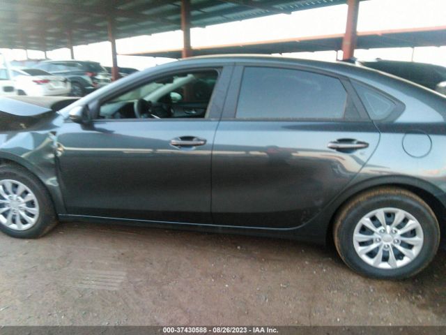 3KPF24AD8ME394129 KIA FORTE FE