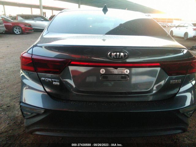 3KPF24AD8ME394129 KIA FORTE FE