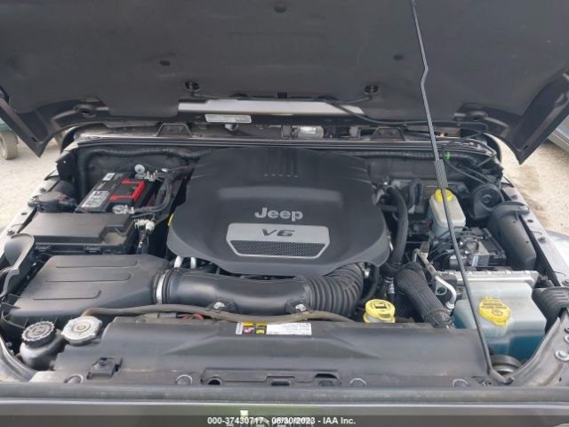 1C4GJWBG3EL225141 Jeep Wrangler Sahara