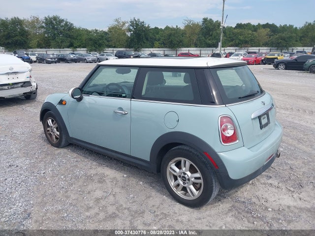 2012 MINI COOPER WMWSU3C59CT254960 Photo 2
