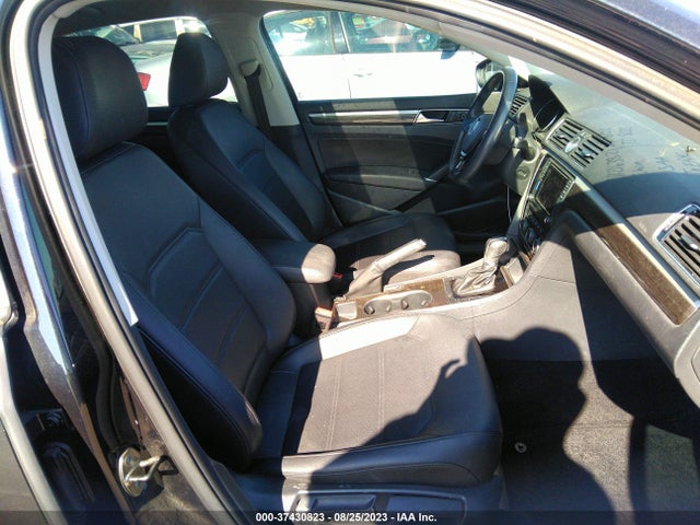 1VWBT7A36HC017961 Volkswagen Passat 1.8t Se