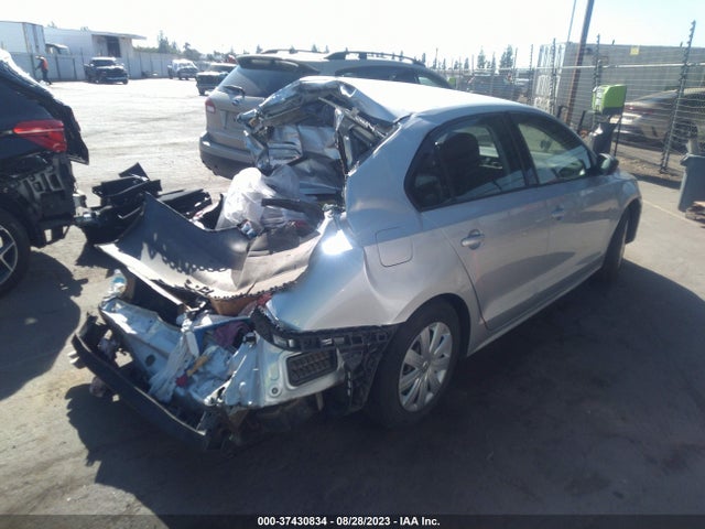 3VW2K7AJ8FM321337 Volkswagen Jetta Sedan 2.0l S