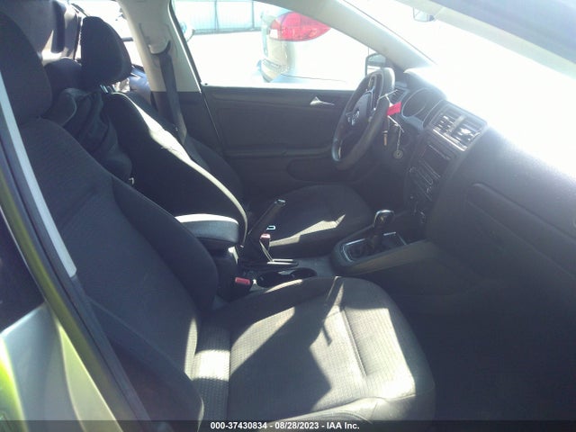 3VW2K7AJ8FM321337 Volkswagen Jetta Sedan 2.0l S