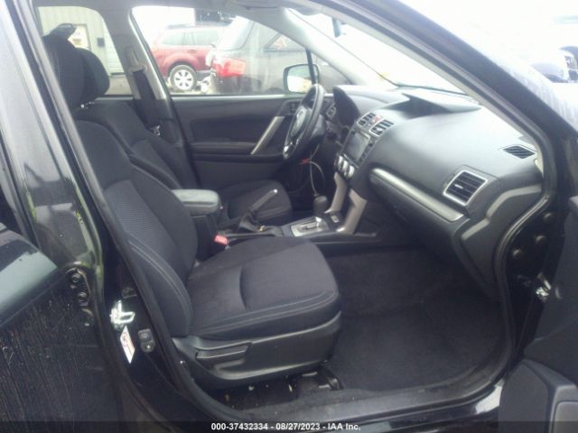 JF2SJAGC8JH492941 Subaru Forester Premium
