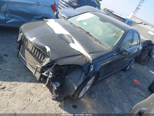 37432498 :رقم المزاد ، WDDGF8AB8DR283685 vin ، 2013 Mercedes-benz C 300 Sport 4matic/luxury 4matic مزاد بيع