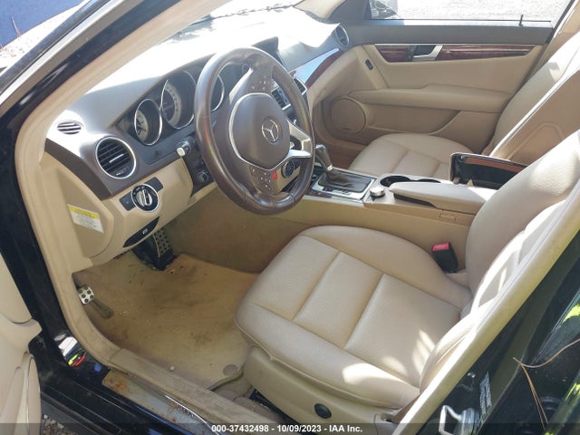 37432498 :رقم المزاد ، WDDGF8AB8DR283685 vin ، 2013 Mercedes-benz C 300 Sport 4matic/luxury 4matic مزاد بيع