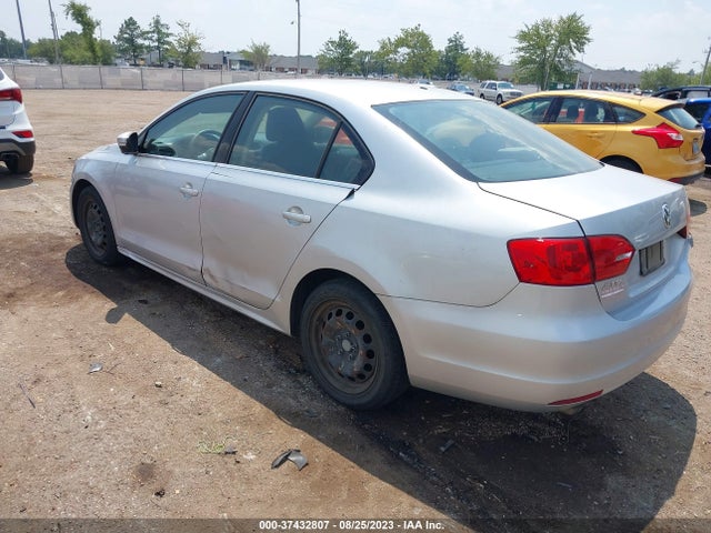 2013 VOLKSWAGEN JETTA SEDAN SE VIN: 3VWDP7AJ4DM282897