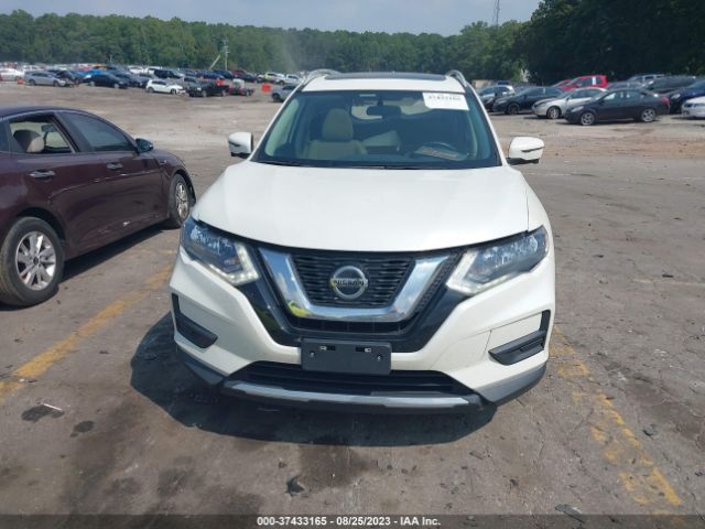5N1AT2MV8JC818679 Nissan ROGUE SV