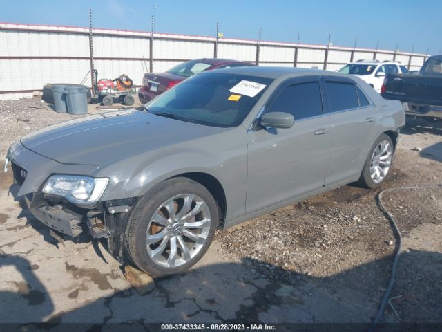 2C3CCAAG8JH201846 Chrysler 300 Touring L