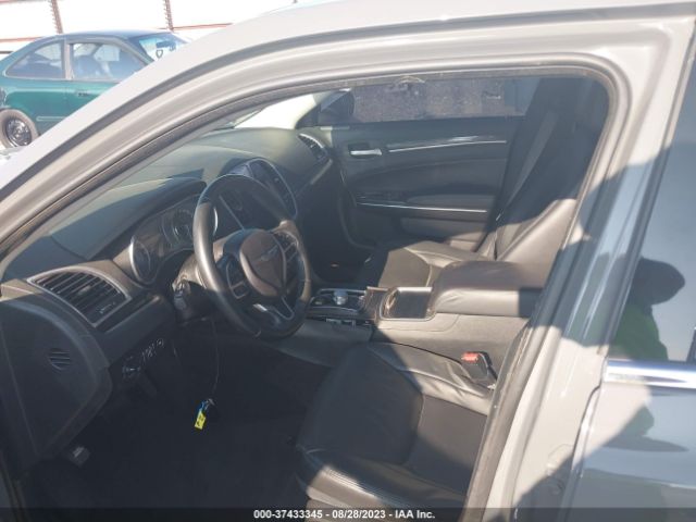 2C3CCAAG8JH201846 Chrysler 300 Touring L