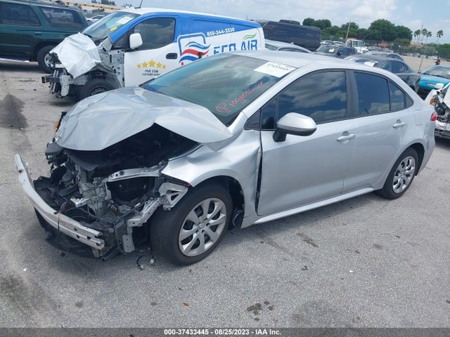 Toyota COROLLA LE 2020 5YFEPRAEXLP100004 Image 2