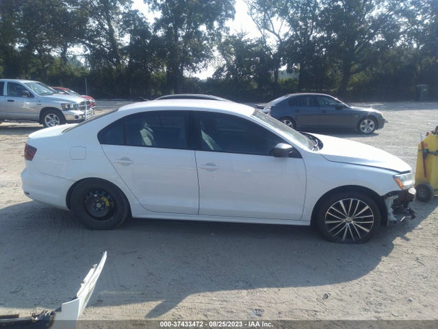 3VWD17AJ8HM302768 Volkswagen Jetta 1.8t Sport