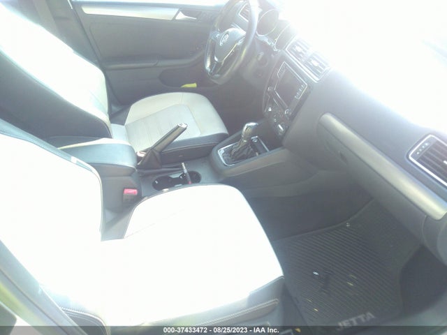 3VWD17AJ8HM302768 Volkswagen Jetta 1.8t Sport