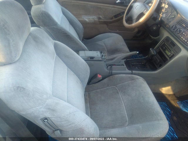 1995 HONDA ACCORD LX VIN: 1HGCD7231SA016711