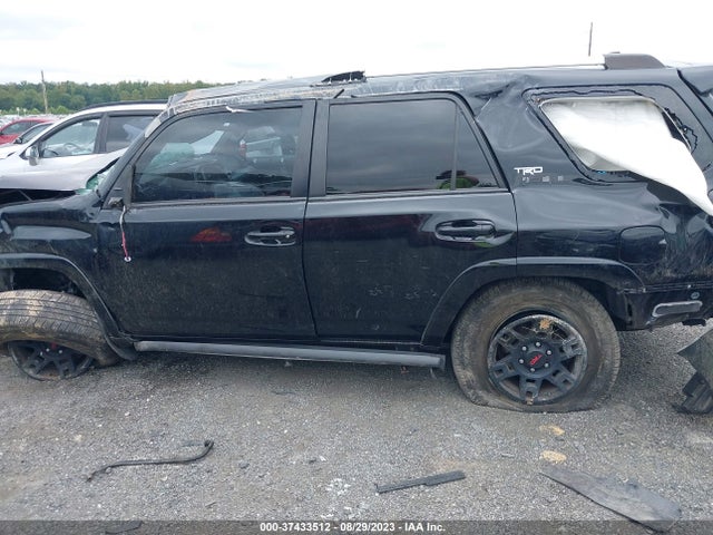 Toyota 4RUNNER SR5 2019 JTEBU5JR5K5637801 Image 13
