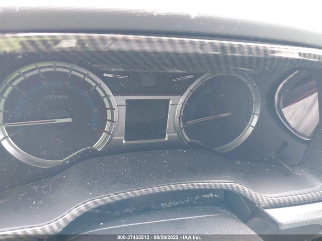 Toyota 4RUNNER SR5 2019 JTEBU5JR5K5637801 Image 14