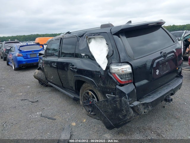 Toyota 4RUNNER SR5 2019 JTEBU5JR5K5637801 Image 3