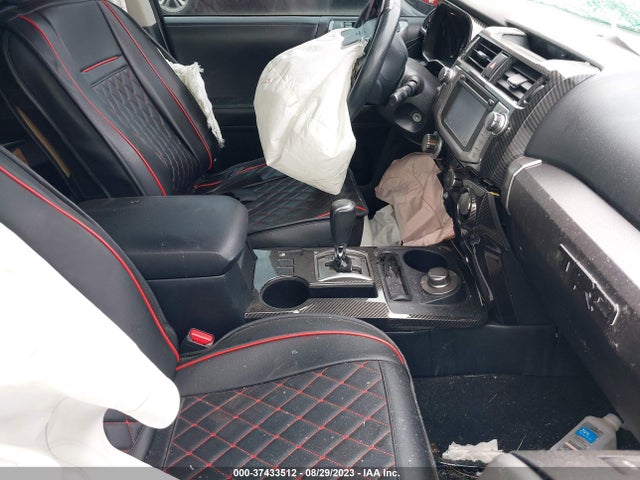 Toyota 4RUNNER SR5 2019 JTEBU5JR5K5637801 Image 5