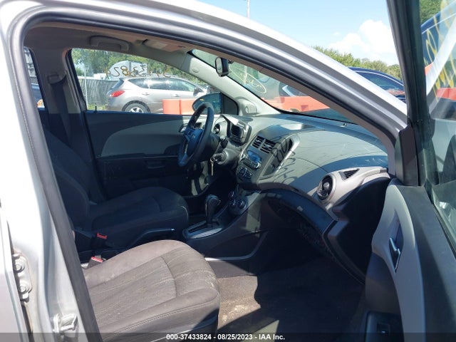 Chevrolet SONIC LT 2014 1G1JC6SH6E4203517 Image 5