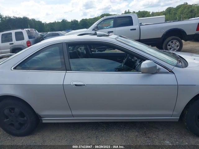 2001 HONDA ACCORD CPE EX VIN: 1HGCG31731A020052