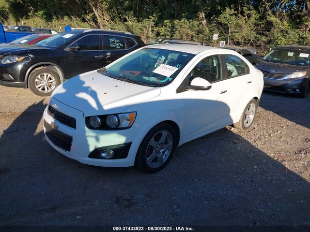 Chevrolet SONIC LTZ 2014 1G1JE5SB4E4189259 Image 2