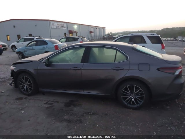 2021 TOYOTA CAMRY XLE VIN: 4T1F11AK1MU418154