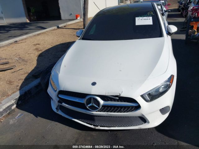 W1K3G4EB8LJ233851 Mercedes-Benz A-class A 220
