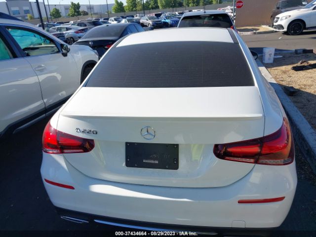 W1K3G4EB8LJ233851 Mercedes-Benz A-class A 220